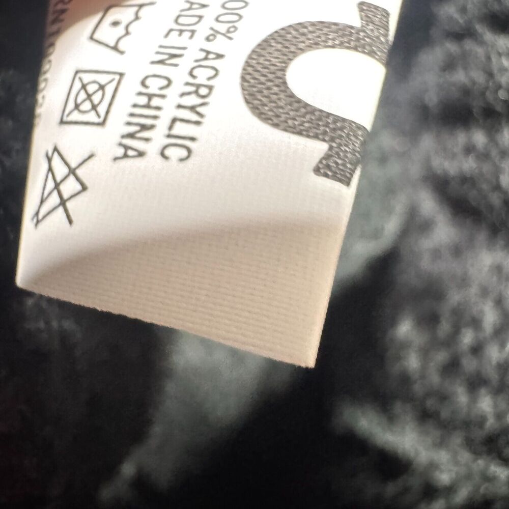 True Religion Women's Black Pom Top Knit Beanie Bejeweled Rhinestone Logo - Picture 4 of 5